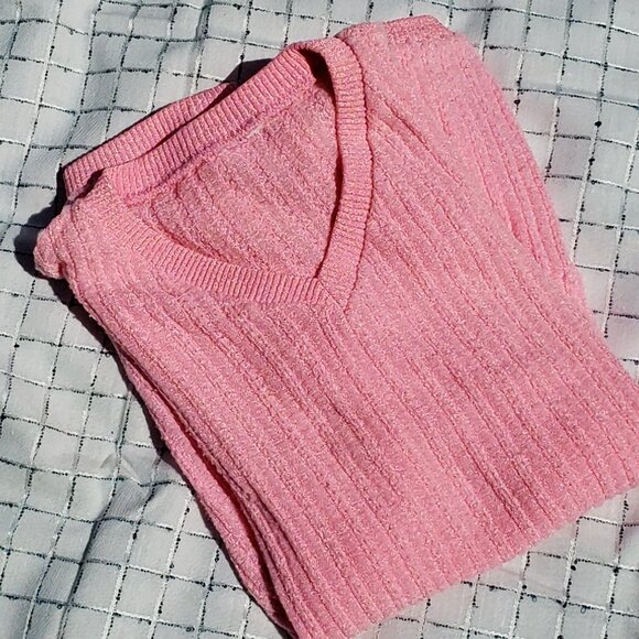 Vintage Bubble Gum Pink Top / Mod / V-Neck / Medium - Picture 5 of 5